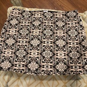 Xhilaration Black and Cream Geometric Mini Skirt